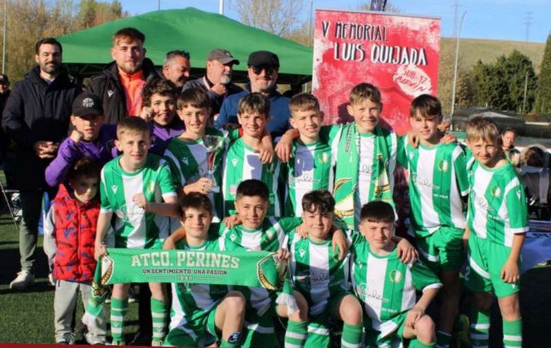 Equipo celebrando en el Memorial