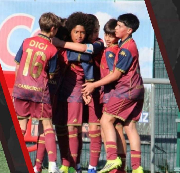 Jugadores celebrando un gol